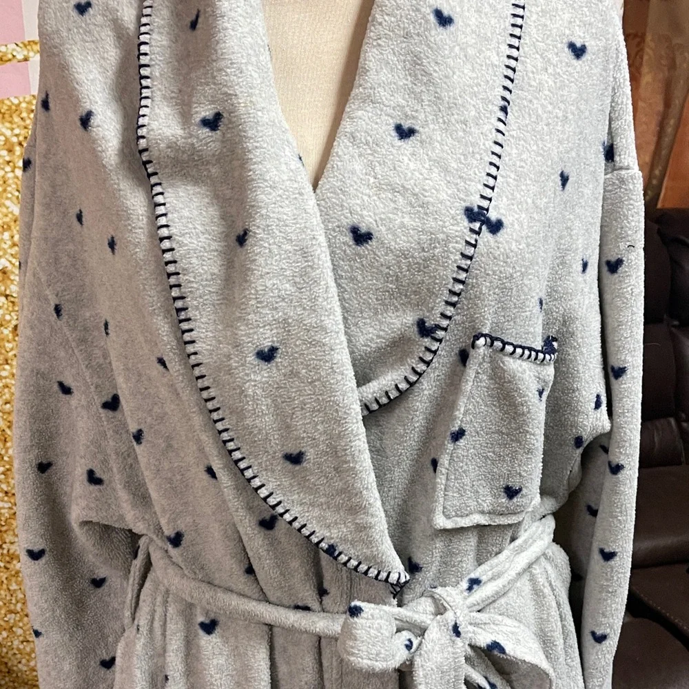 Secret Treasures Gray Heart Pattern Robe - Picture 2 of 5